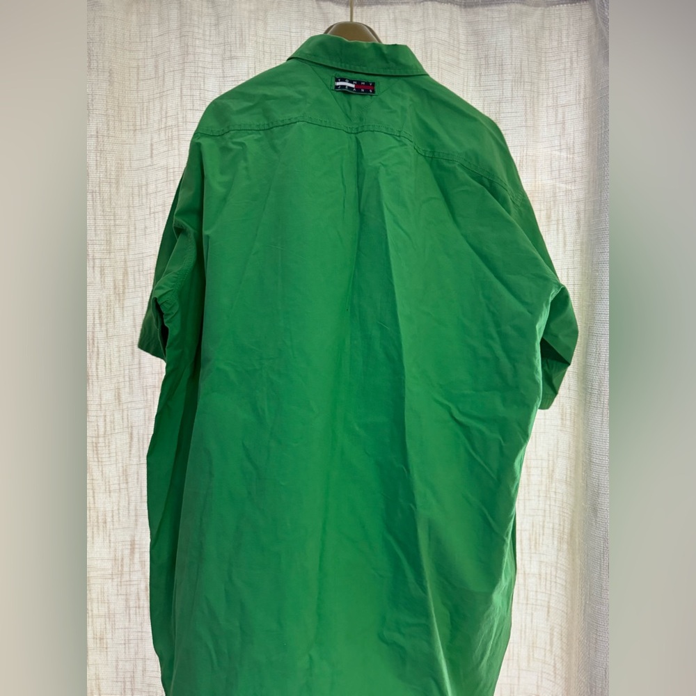 🔥2/$25 Tommy Hilfiger Vibrant Green Casual Shirt - Picture 2 of 3